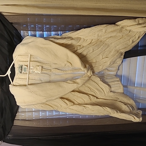 Aran Crafts Sweaters - Aran crafts 100% merino wool shrug-NWT- one size, plus.